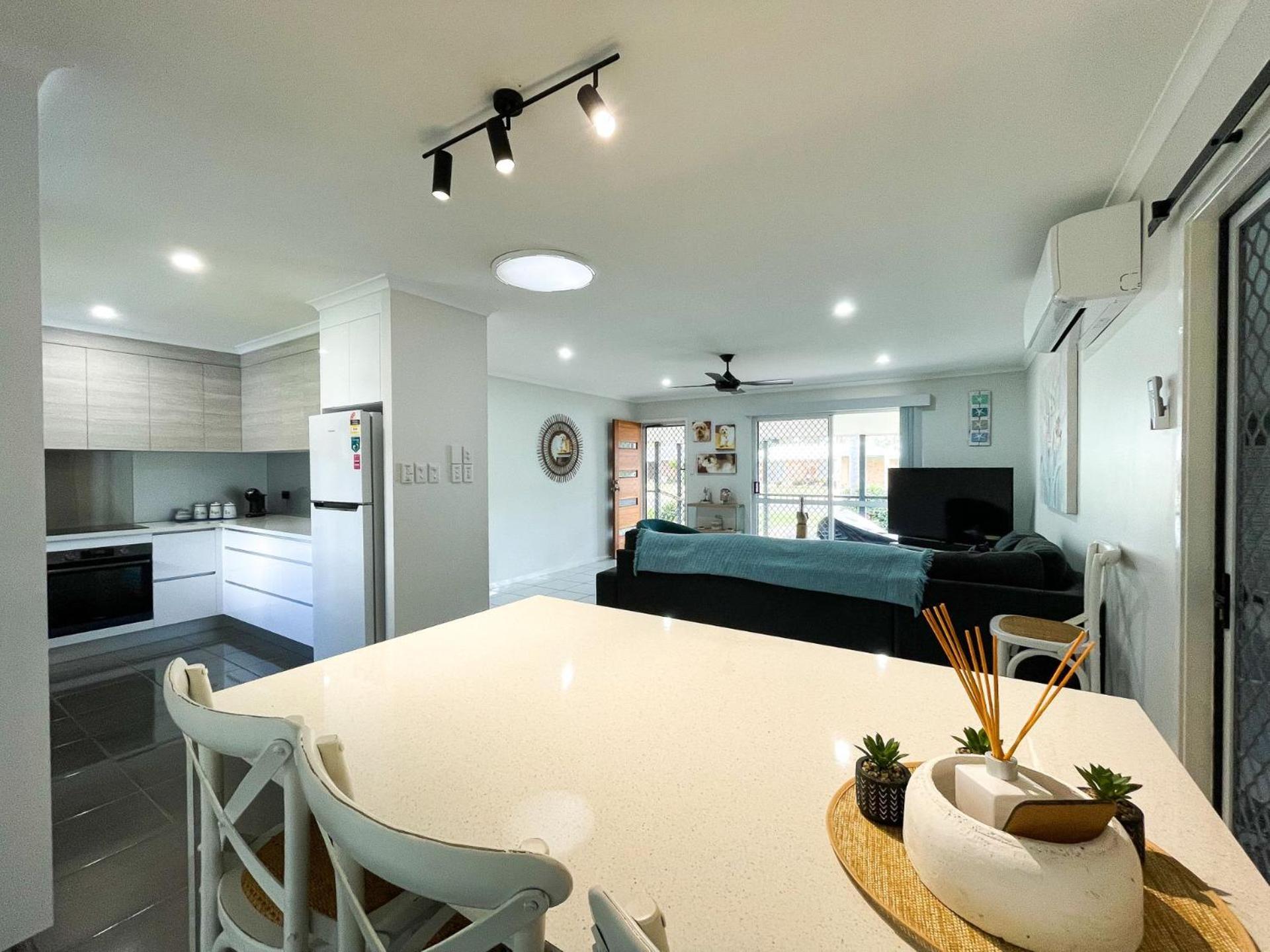Beach House On Burrum- Close To Beach- 3Br- Wifi-Foxtel Woodgate Bagian luar foto